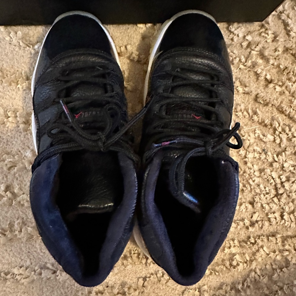 Jordan 11 Retro - Picture 2 of 4
